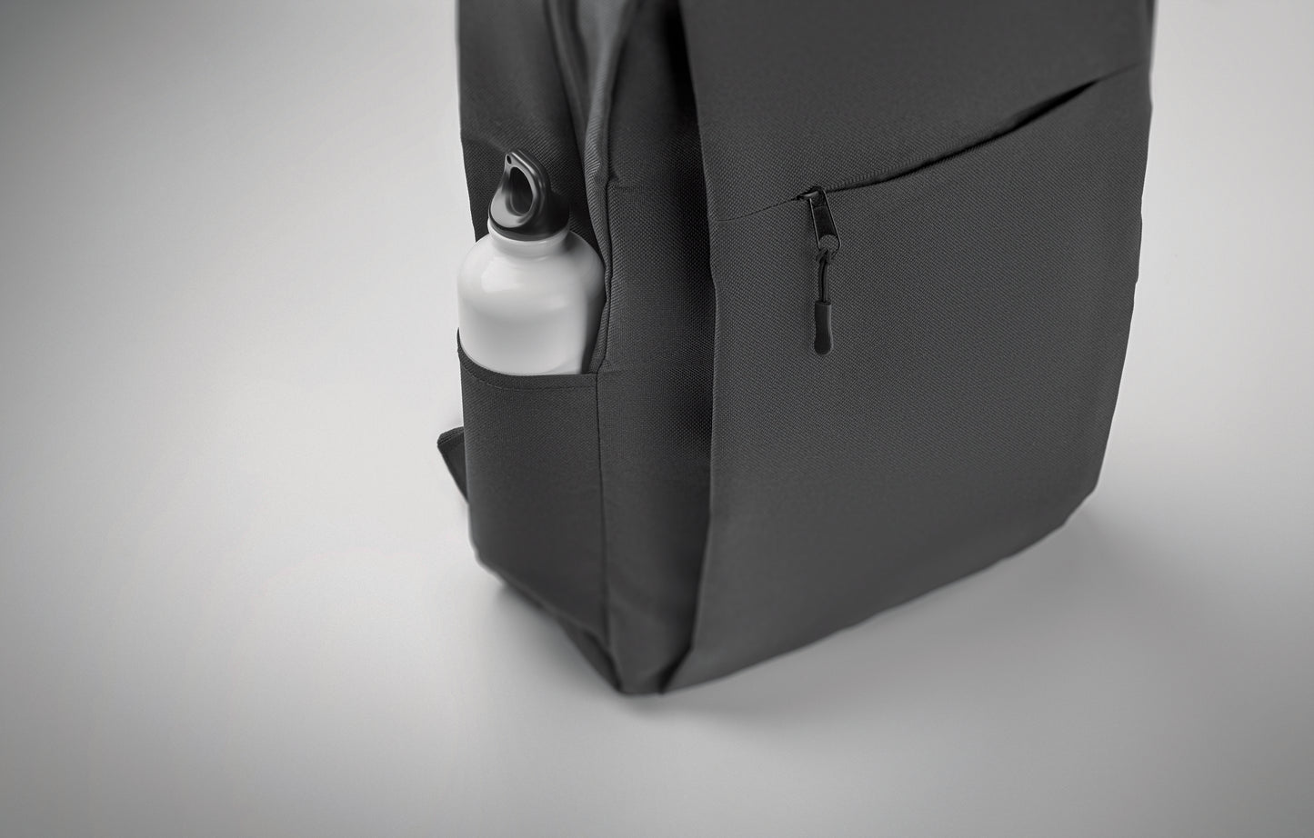 15'''' Laptop-Rucksack aus 600D RPET Polyester mit 210D Futter. 15'''' Laptopfach 10''''