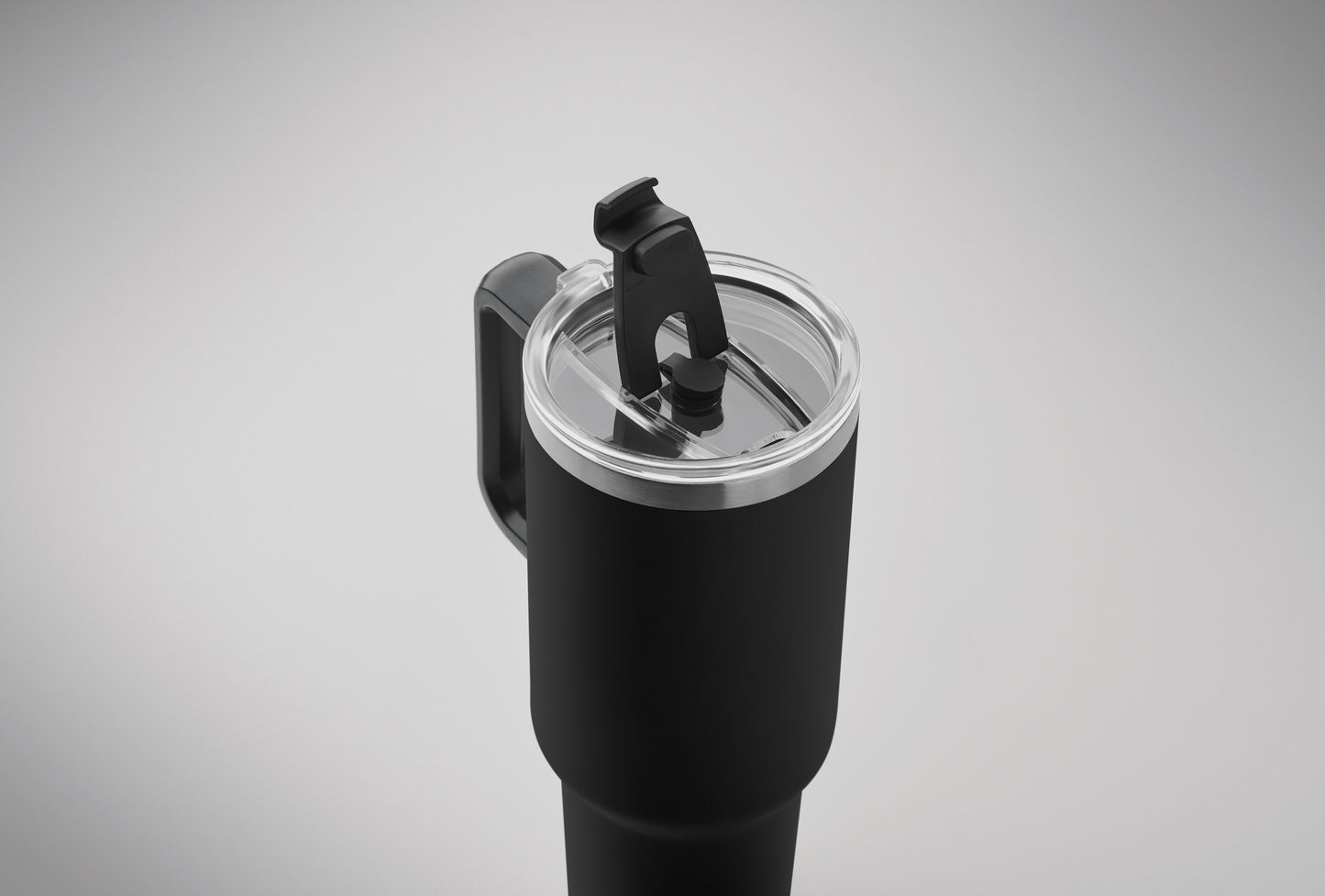 Doppelwandiger Becher aus recyceltem Edelstahl (90 % recycelter Edelstahl und 10 %