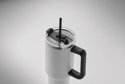 Doppelwandiger Becher aus recyceltem Edelstahl (90 % recycelter Edelstahl und 10 %
