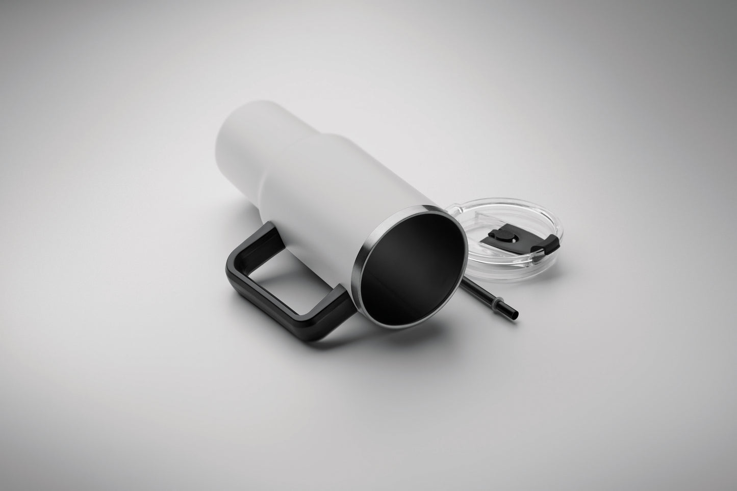 Doppelwandiger Becher aus recyceltem Edelstahl (90 % recycelter Edelstahl und 10 %