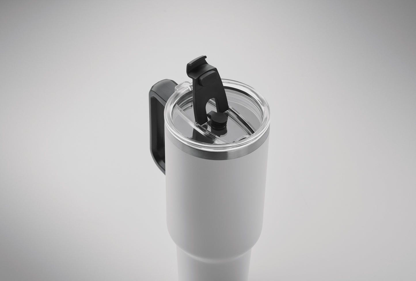 Doppelwandiger Becher aus recyceltem Edelstahl (90 % recycelter Edelstahl und 10 %