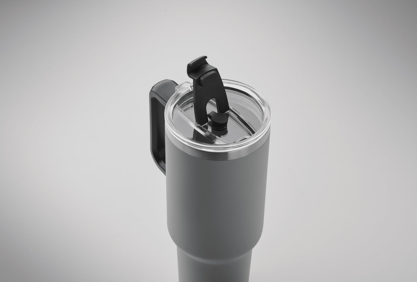 Doppelwandiger Becher aus recyceltem Edelstahl (90 % recycelter Edelstahl und 10 %