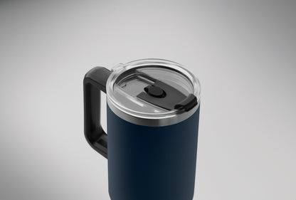 Doppelwandiger Becher aus recyceltem Edelstahl (90 % recycelter Edelstahl und 10 %