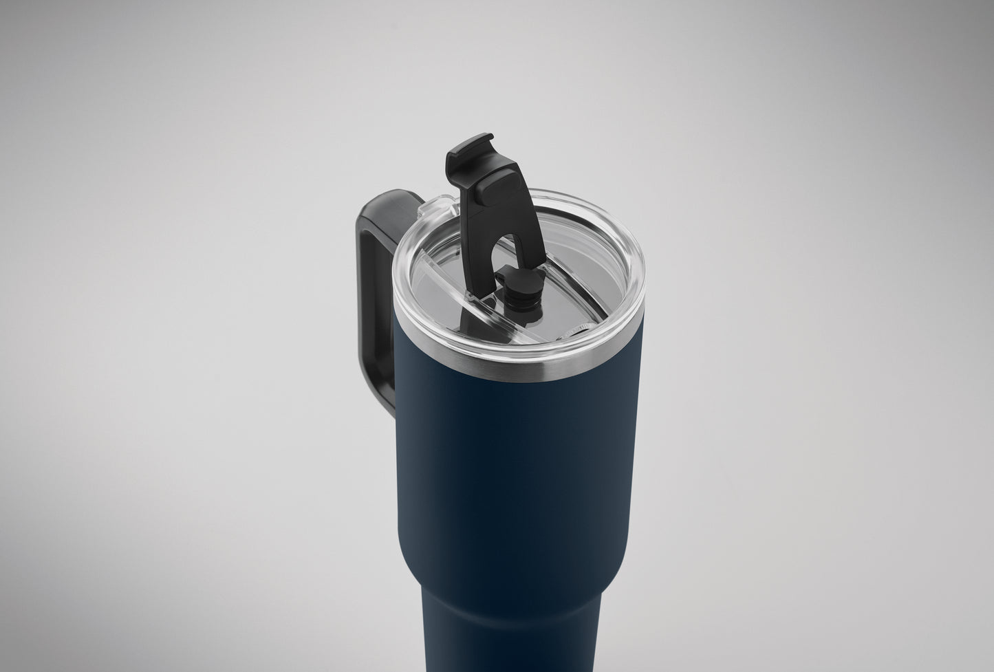 Doppelwandiger Becher aus recyceltem Edelstahl (90 % recycelter Edelstahl und 10 %