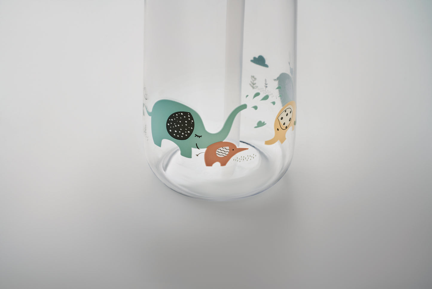 Trinkflasche für Kinder aus Tritan. Deckel mit integriertem Trinkhalm. Auslaufsicher. Füllmenge: 450