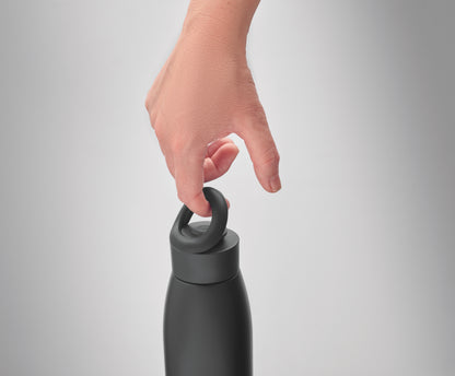 Doppelwandige Flasche aus recyceltem Edelstahl (90 % recycelter Edelstahl und 10 %