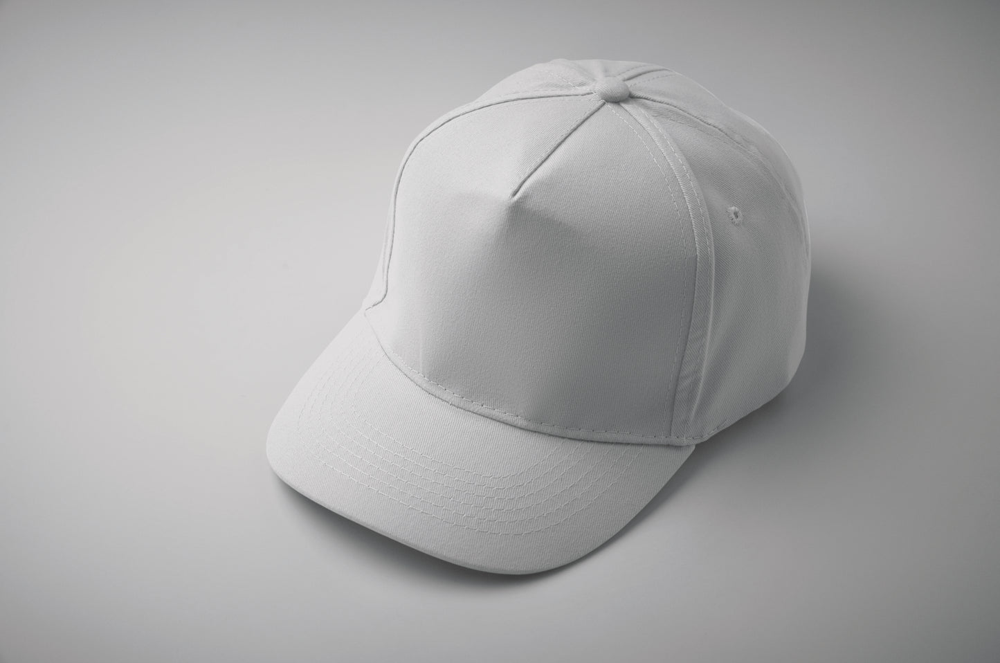 5-Panel-Baseball Cap aus Baumwolltwill 180 g/m² mit verstellbarem Klettverschluss.