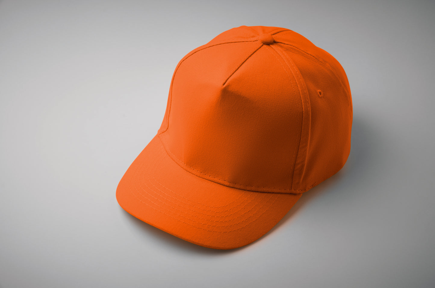 5-Panel-Baseball Cap aus Baumwolltwill 180 g/m² mit verstellbarem Klettverschluss.