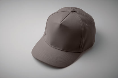 5-Panel-Baseball Cap aus Baumwolltwill 180 g/m² mit verstellbarem Klettverschluss.