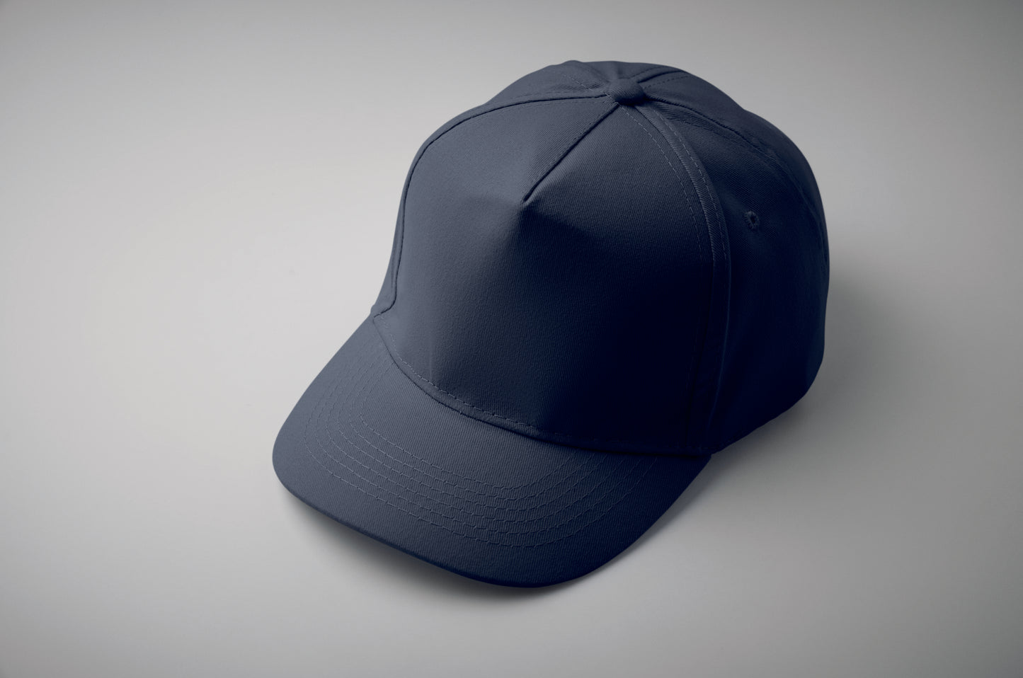 5-Panel-Baseball Cap aus Baumwolltwill 180 g/m² mit verstellbarem Klettverschluss.