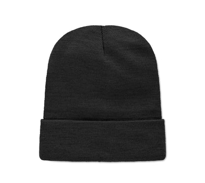 Beanie aus softem elastischem RPET-Polyester. Mit Umschlag und Aufnäher. Unisex.