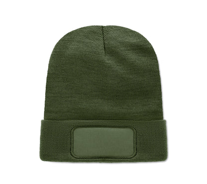 Beanie aus softem elastischem RPET-Polyester. Mit Umschlag und Aufnäher. Unisex.