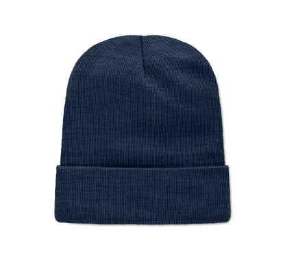 Beanie aus softem elastischem RPET-Polyester. Mit Umschlag und Aufnäher. Unisex.