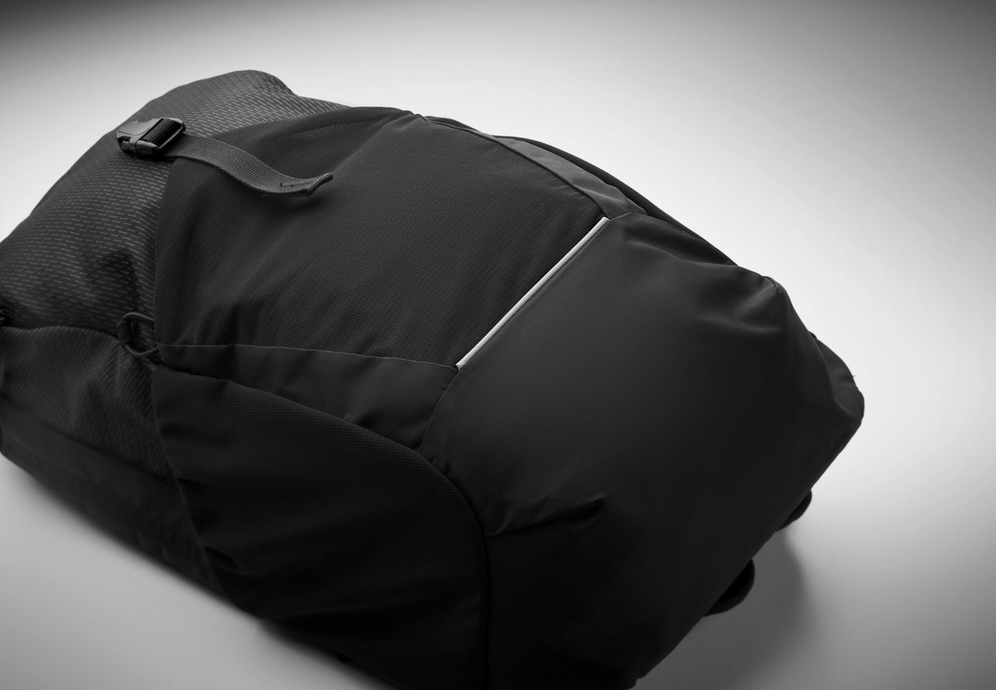 Wander-Rucksack 18L aus wasserabweisendem 420D Nylon mit Reflektorstreifen und 15'''' Laptop-Fach. Reißverschlussfach