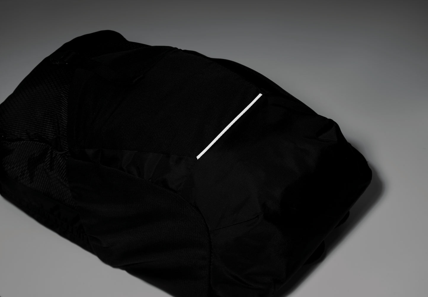 Wander-Rucksack 18L aus wasserabweisendem 420D Nylon mit Reflektorstreifen und 15'''' Laptop-Fach. Reißverschlussfach