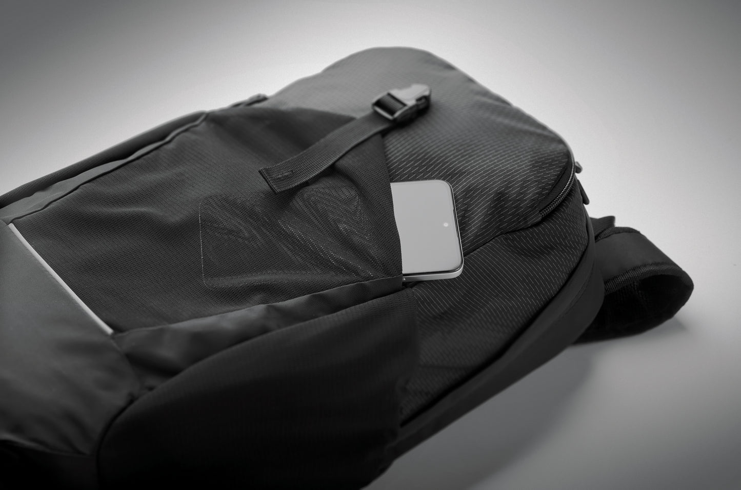 Wander-Rucksack 18L aus wasserabweisendem 420D Nylon mit Reflektorstreifen und 15'''' Laptop-Fach. Reißverschlussfach