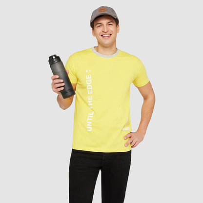 Sport-Trinkflasche aus RPET. Motivierende Zeitmarkierung einhändig zu öffnender Flip-Top-Deckel Sicherheitsverschluss und Henkel.