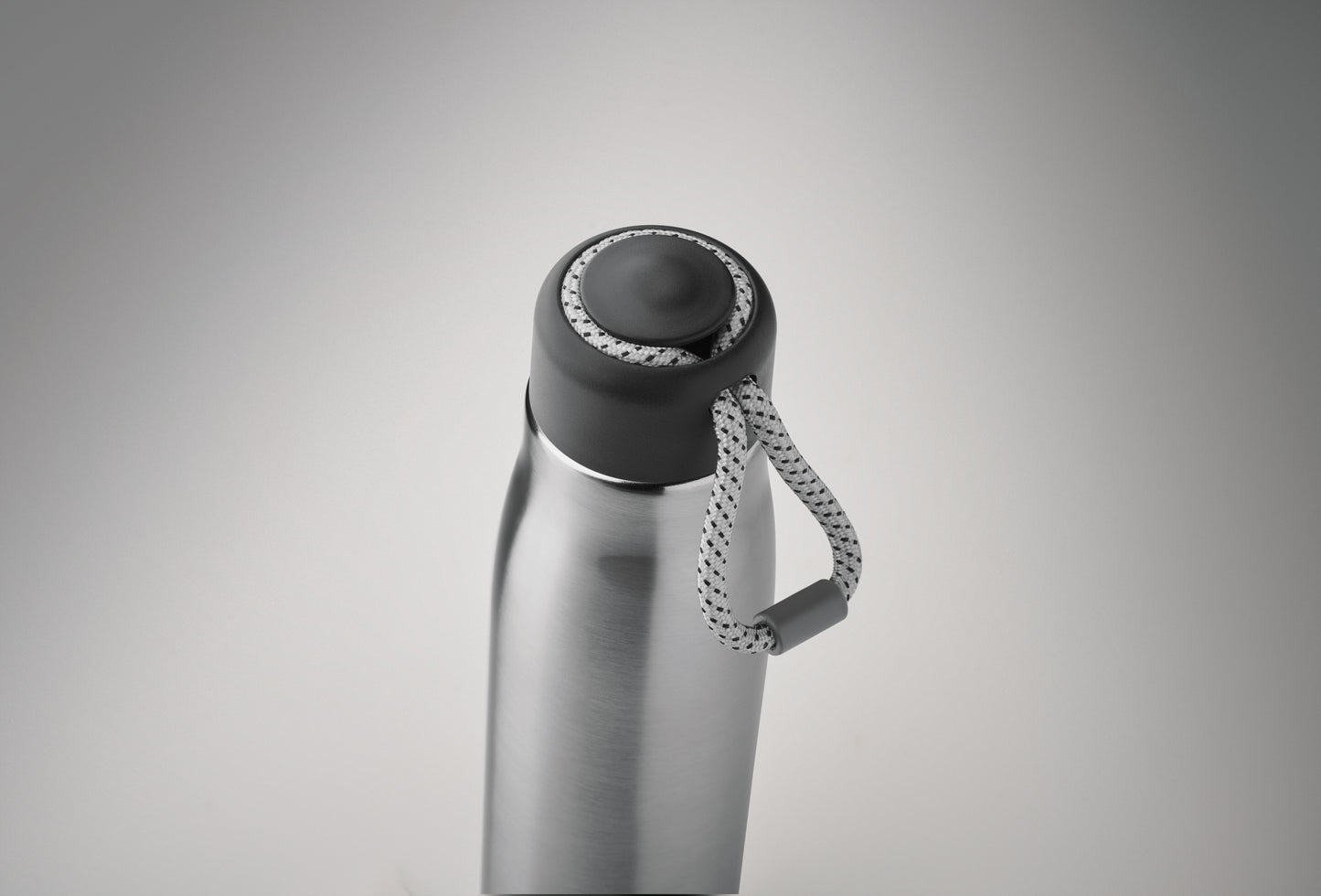 Doppelwandige Isolierflasche aus recyceltem Edelstahl (90 % recycelter Edelstahl und 10 %