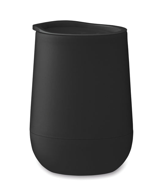 Doppelwandiger Becher aus PP. Trinköffnung im Deckel aus PS und ABS. Füllmenge: