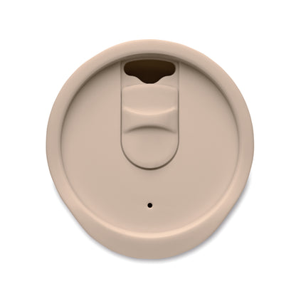 Doppelwandiger Becher aus PP. Trinköffnung im Deckel aus PS und ABS. Füllmenge: