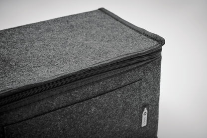 Kühltasche aus RPET-Filz mit Fronttasche. 1mm RPET-Filz- und isolierende 3 mm Aluminiumfolie.