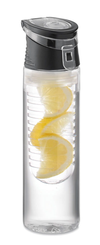 Trinkflasche aus RPET mit entnehmbarem Frucht-Aromafach. Henkel und auslaufsicherer Deckel. Füllmenge: 500