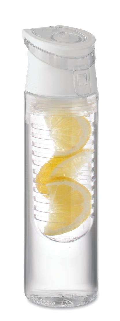 Trinkflasche aus RPET mit entnehmbarem Frucht-Aromafach. Henkel und auslaufsicherer Deckel. Füllmenge: 500