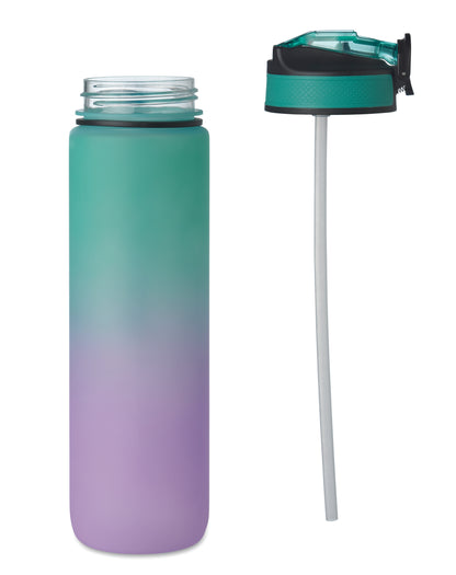 Sport-Trinkflasche aus RPET. Integrierter Trinkhalm weiches Silikonmundstück motivierende Zeitmarkierung einhändig zu öffnender