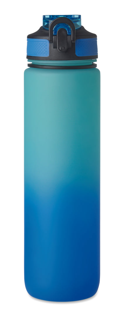 Sport-Trinkflasche aus RPET. Integrierter Trinkhalm weiches Silikonmundstück motivierende Zeitmarkierung einhändig zu öffnender