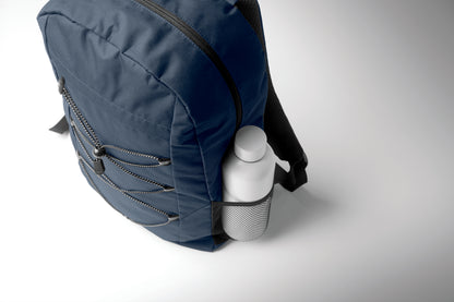 Rucksack mit Schnürung. Fronttasche mit Reißverschluss. Netztaschen auf beiden Seiten. 600D RPET-Polyester.