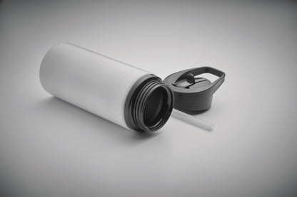 Einwandige Flasche aus recyceltem Edelstahl (90% recycelter Edelstahl und 10% Edelstahl). Klappbares