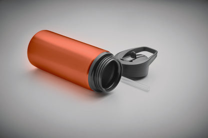Einwandige Flasche aus recyceltem Edelstahl (90% recycelter Edelstahl und 10% Edelstahl). Klappbares