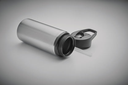 Einwandige Flasche aus recyceltem Edelstahl (90% recycelter Edelstahl und 10% Edelstahl). Klappbares