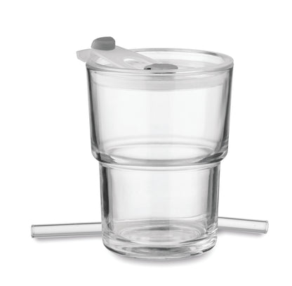 Becher aus Glas mit Deckel. Abnehmbarer Trinkhalm aus Glas und Trinköffnung. Auslaufsicher.