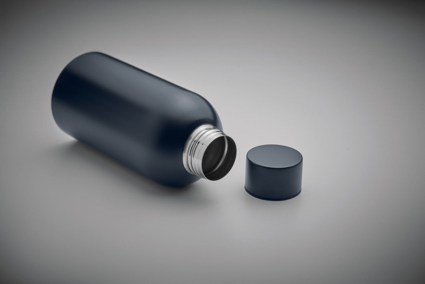 Einwandige Flasche aus recyceltem Edelstahl (90 % recycelter Edelstahl und 10 %