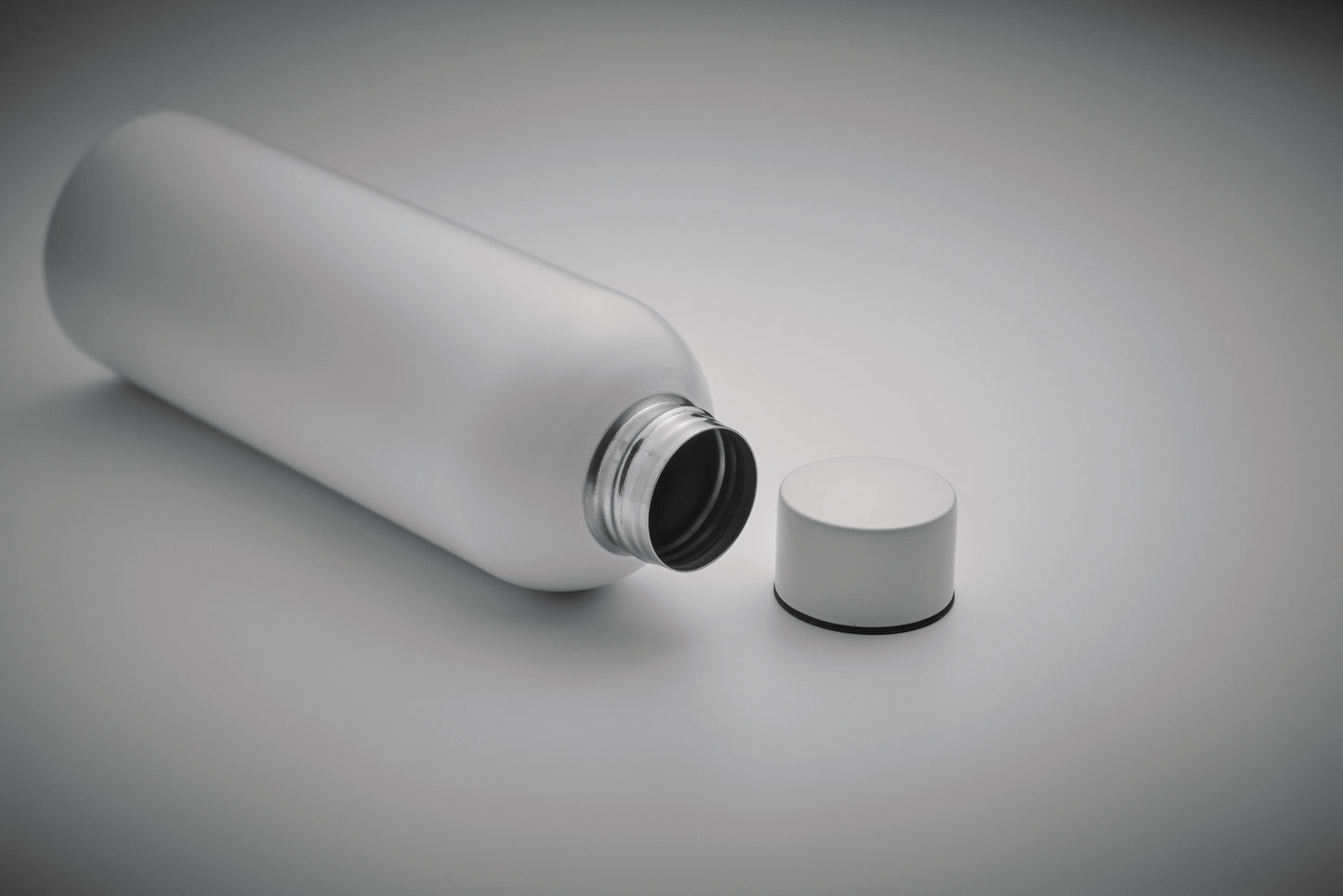 Einwandige Flasche aus recyceltem Edelstahl (90 % recycelter Edelstahl und 10 %