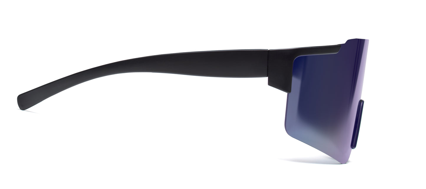Sport-Sonnenbrille mit verspiegelten Gläsern und schwarzem Rahmen. UV400-Schutz.