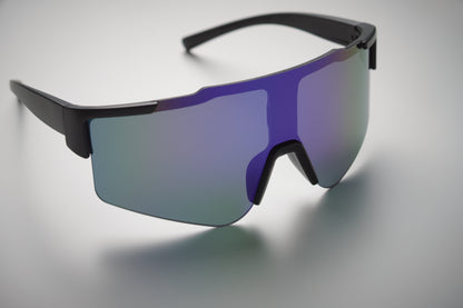 Sport-Sonnenbrille mit verspiegelten Gläsern und schwarzem Rahmen. UV400-Schutz.
