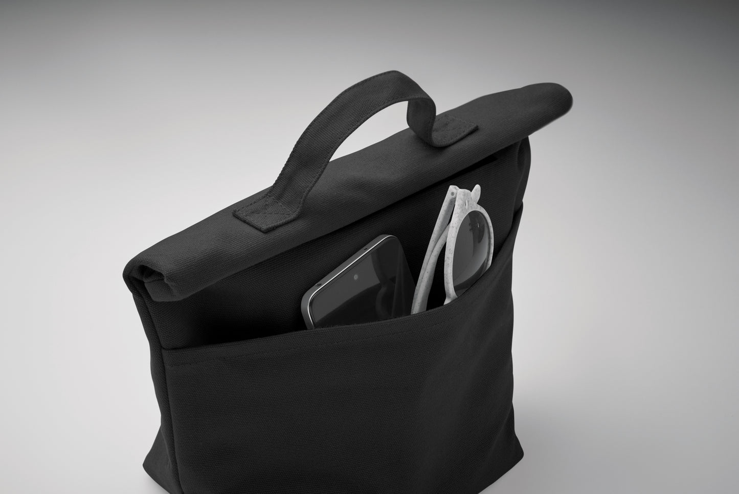 Kühltasche aus aus recyceltem Polycotton (70% recycelte Baumwolle 30% recycelter Polyester) mit