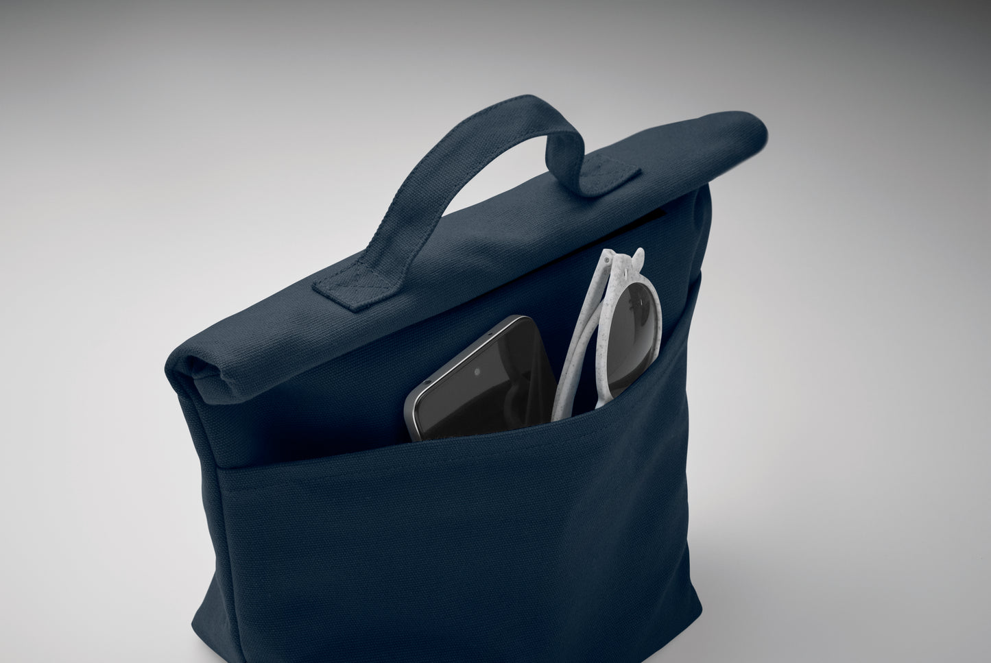 Kühltasche aus aus recyceltem Polycotton (70% recycelte Baumwolle 30% recycelter Polyester) mit