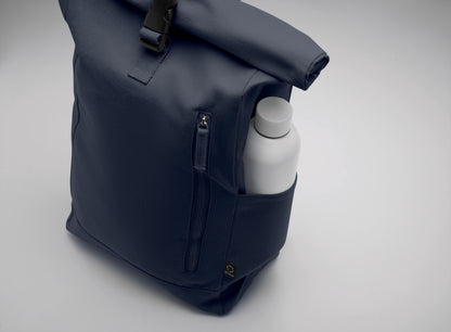 Rolltop-Rucksack mit Klettverschluss aus 390 g/m² (recycelte Baumwolle 80% und recycelter Polyester