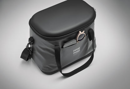 Kühltasche aus 50C-Plane. Ober- und Unterseite aus festem PEVA. Front- und Innentasche