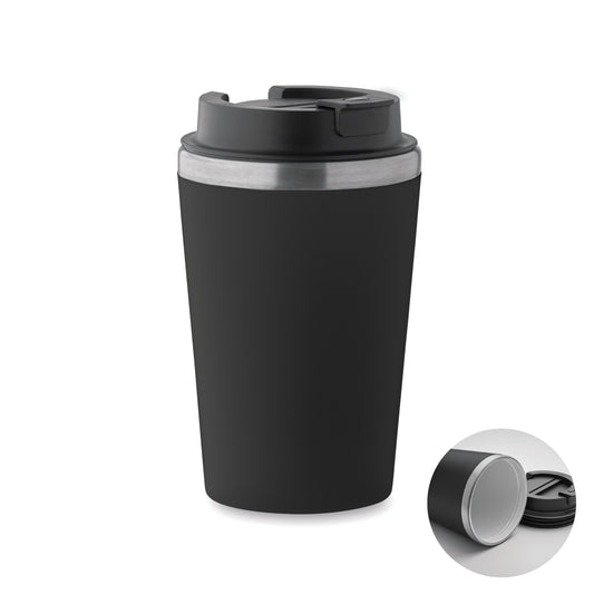 Doppelwandiger Trinkbecher. Äußere Schicht aus PP Innenwand aus recyceltem Edelstahl (90 %