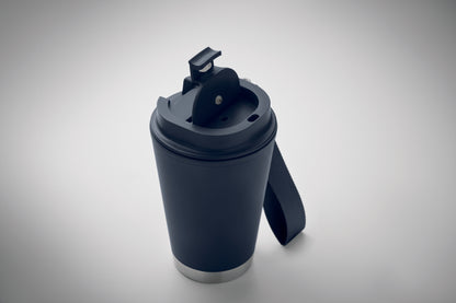 Doppelwandiger Becher mit Innenseite aus PP Außenseite aus recyceltem PP Details aus