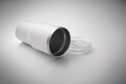 Doppelwandiger Trinkbecher aus recyceltem Edelstahl (90% recycelter Edelstahl und 10% Edelstahl). Deckel