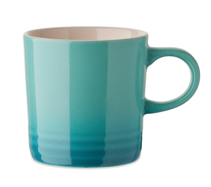 Becher aus Keramik mit Farbverlauf. Füllmenge: 290 ml.