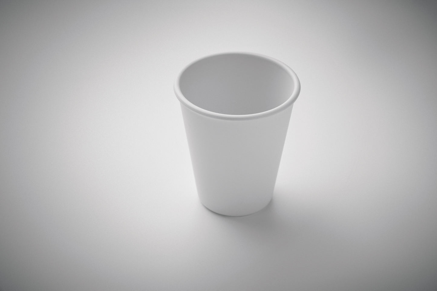 Wiederverwendbarer einwandiger Becher aus PLA-Mais. Füllmenge: 200ml. Da der einwandige Becher die