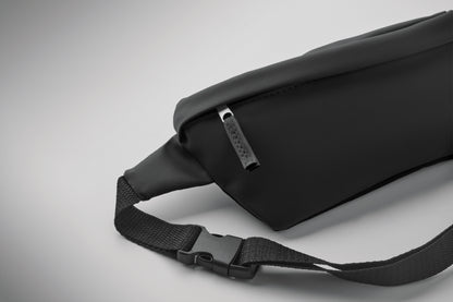 Gürteltasche aus PU-beschichtetem 600D RPET-Polyester und 210D RPET-Polyesterfutter. Fronttasche mit Reißverschluss.