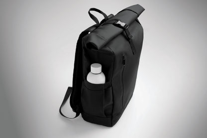 Rolltop-Rucksack aus PU-beschichtetem 600D RPET-Polyester und RPET-Polyesterfutter. 15'' Laptop-Fach. Gepolsterter Netzrücken mit