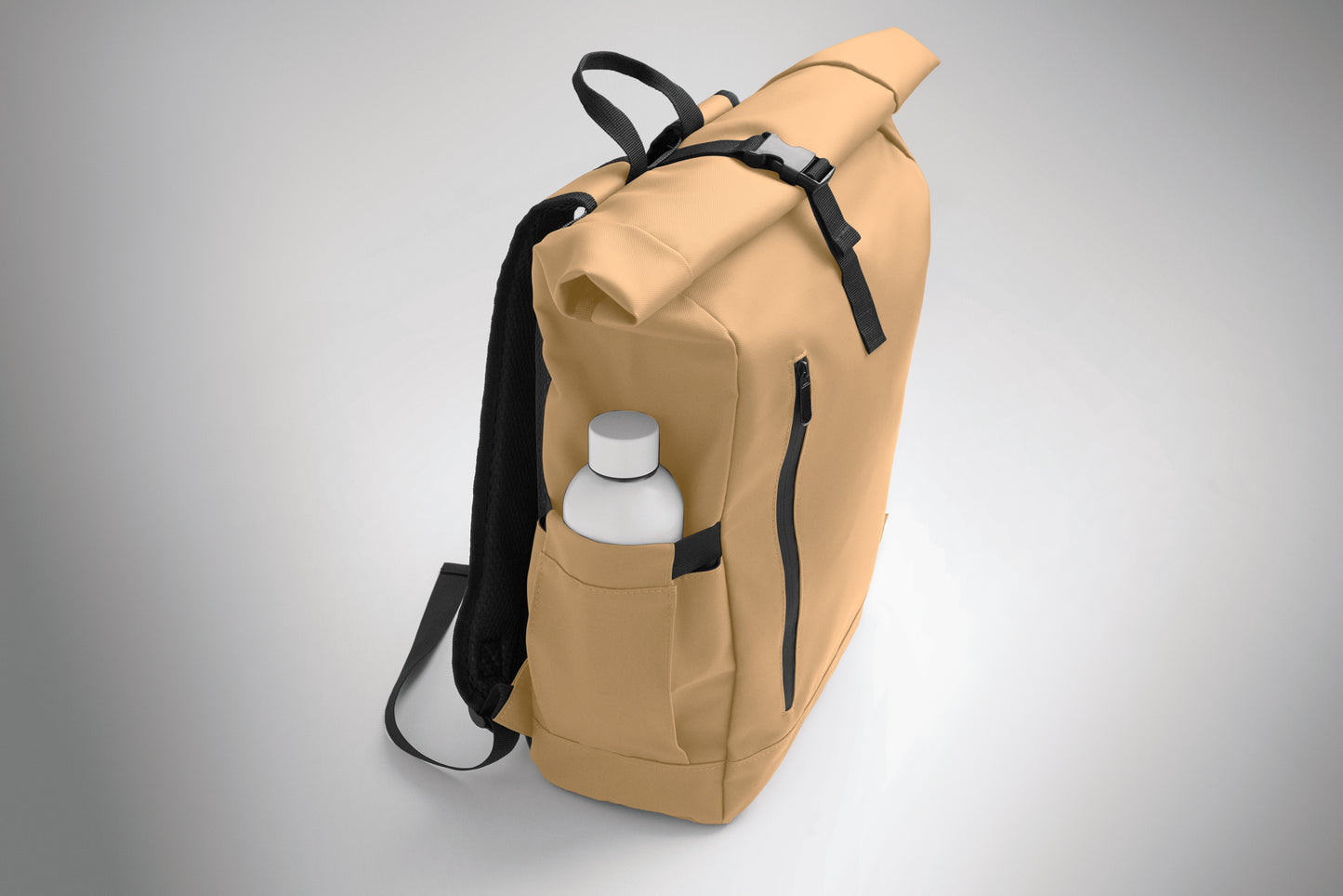 Rolltop-Rucksack aus PU-beschichtetem 600D RPET-Polyester und RPET-Polyesterfutter. 15'' Laptop-Fach. Gepolsterter Netzrücken mit